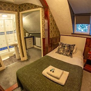 Single Room Private Bathroom